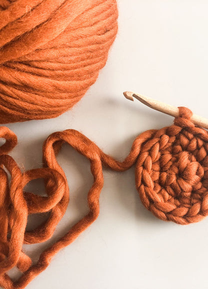 Pumpkin Basket Halloween Free Pattern x @tlyarncrafts